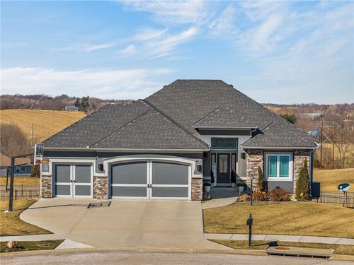 4200 Castlegate Ct, Saint Joseph, MO, 64505-8599 | Card Image