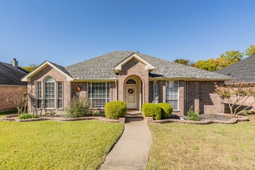 1215 Rivercrest Dr, Mesquite, TX, 75181-1077 | Card Image