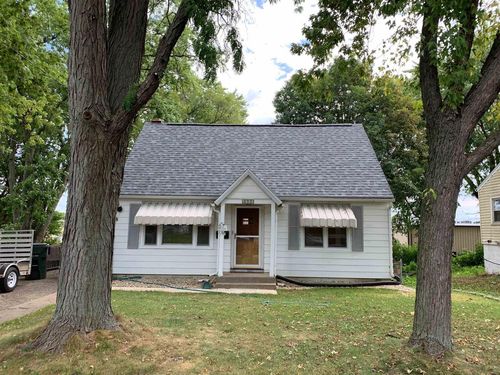 4713 Camden Rd, MADISON, WI, 53716-2225 | Card Image