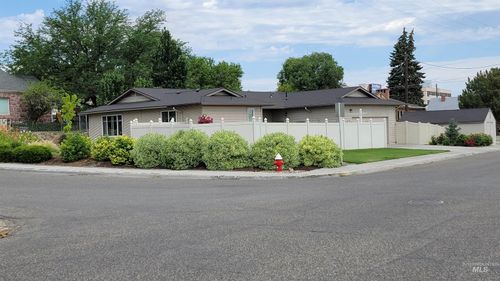 585 S Park Blvd, Ontario, OR, 97914-3346 | Card Image