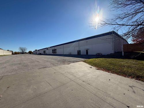 8201 42nd St W, Rock Island, IL, 61201 | Card Image