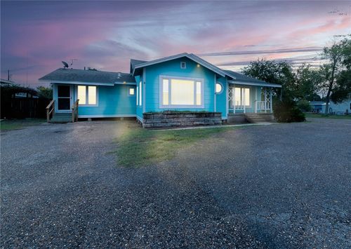 325 S Saunders St, Aransas Pass, TX, 78336-3528 | Card Image