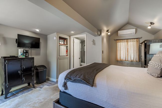 514 W Austin St, Home with 2 bedrooms, 2 bathrooms and null parking in Fredericksburg TX | Image 14