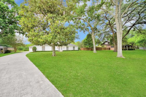 904 Victoria Drive, Richmond, TX, 77469 | Card Image