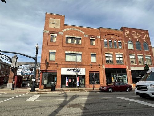 9 N 7th St, Indiana, PA, 15701-1880 | Card Image