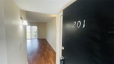 201 - 2850 Somerset Park Drive, Condo with 1 bedrooms, 1 bathrooms and null parking in Tampa FL | Image 1