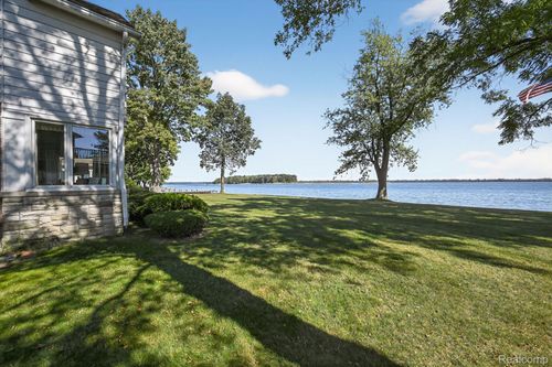 29863 E River Rd, Grosse Ile, MI, 48138-1935 | Card Image