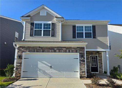 5525 Hydrangea St, Winston-Salem, NC, 27104-3790 | Card Image