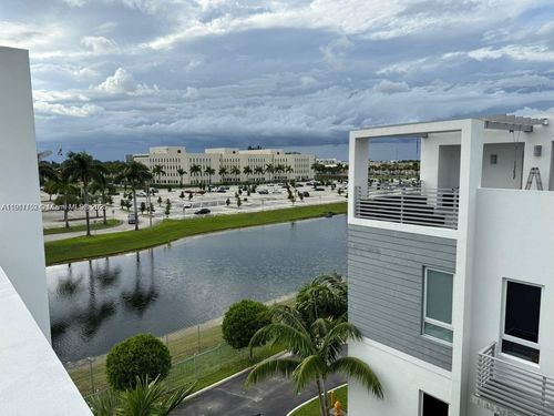 9165 Nw 33rd St, Doral, FL, 33172-1238 | Card Image
