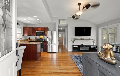 34 Lafayette Ave, Lake Grove, NY, 11755-2944 | Card Image