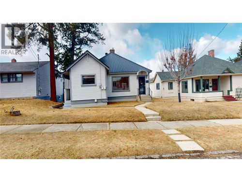 331 10th Ave S, Cranbrook, BC, V1C2N5 | Card Image