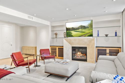 704-2402 E Esplanade Ln, Phoenix, AZ, 85016-9108 | Card Image