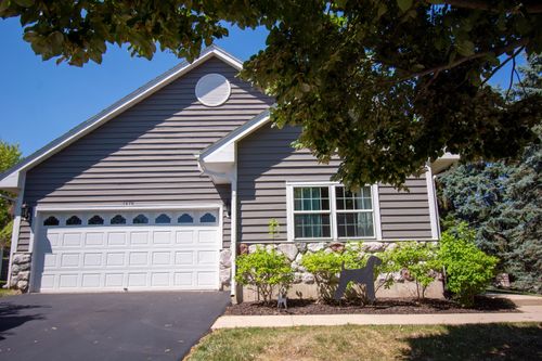 1870 Golfview Dr, Lake Geneva, WI, 53147-4847 | Card Image