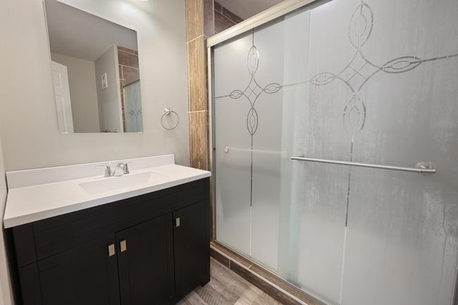 Primary Bathroom | Image 27