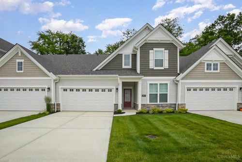 3675 Mustang Cir, Loveland, OH, 45140-3525 | Card Image