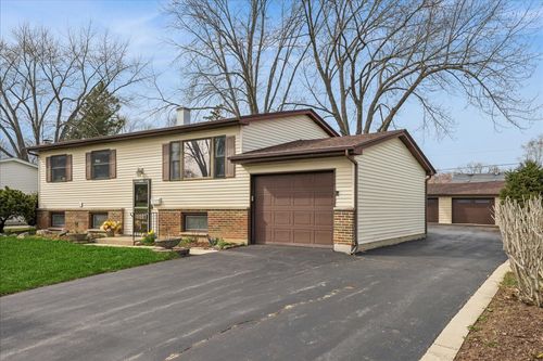 18508 W Woodland Ter, Gurnee, IL, 60031-1537 | Card Image