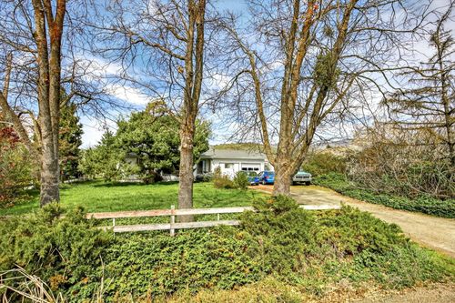 115 Wilson Rd, Ashland, OR, 97520-9693 | Card Image