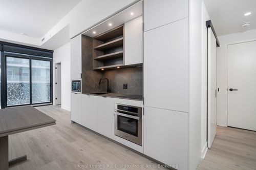 3908-55 Charles St E, Toronto, ON, M4Y0J1 | Card Image