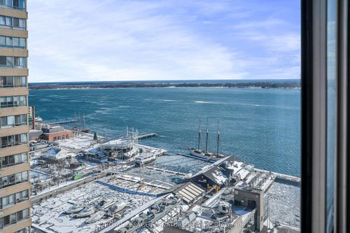 2507-270 Queens Quay W, Toronto, ON, M5J2N4 | Card Image