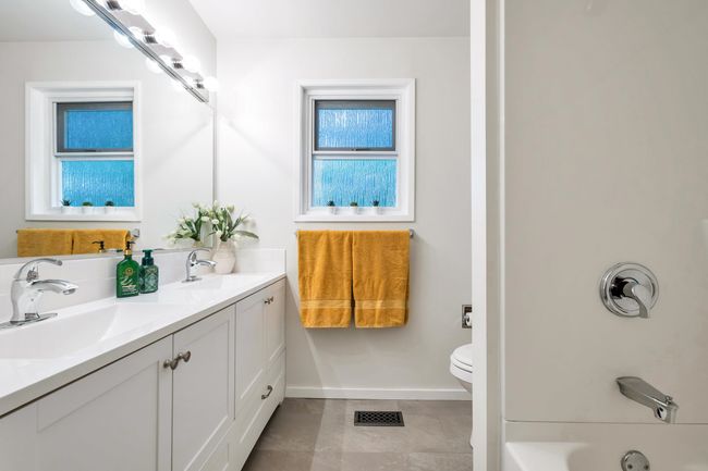 4037 196 A St, House other with 6 bedrooms, 3 bathrooms and 6 parking in Langley BC | Image 24