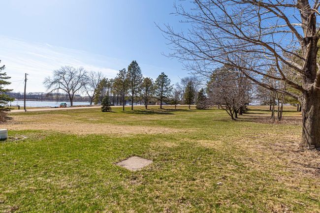 Yard_lake view | Image 11