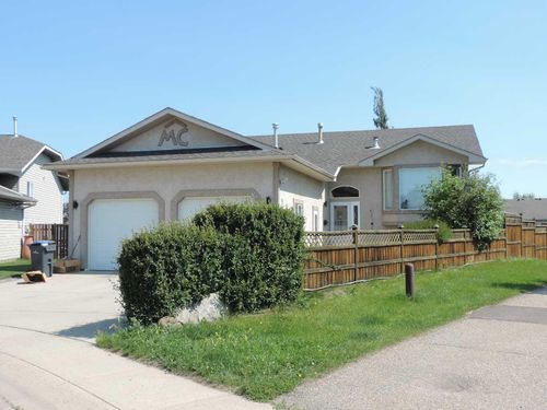 25 Fulmar Close, Sylvan Lake, AB, T4S2K7 | Card Image