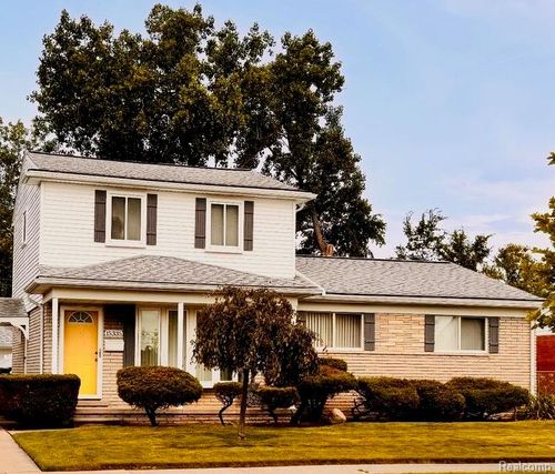 15335 Dumay St, Southgate, MI, 48195-2621 | Card Image