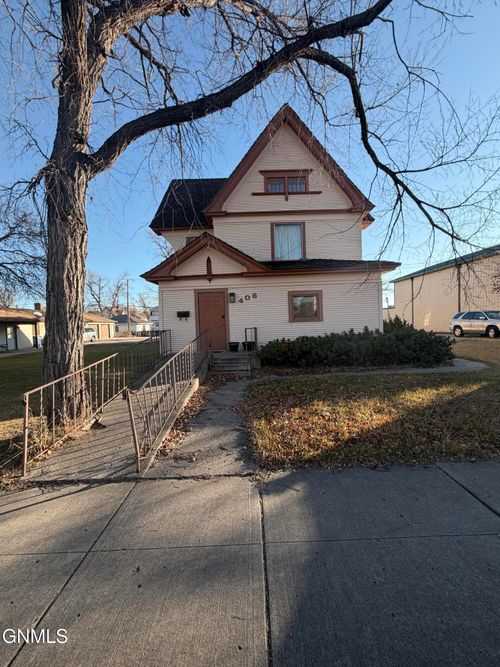 406 1st Ave N, Jamestown, ND, 58401-3302 | Card Image