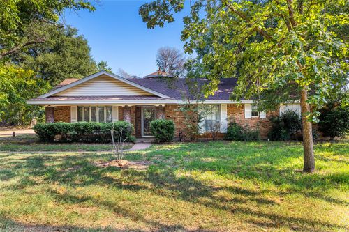 2405 Meadow Ln, Grand Prairie, TX, 75050-1600 | Card Image