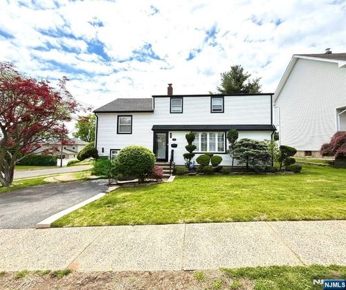 44 Leonhardt Ct, Saddle Brook, NJ, 07663-5025 | Card Image