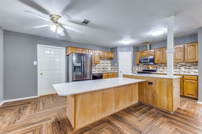 715 Mockingbird St, House other with 3 bedrooms, 2 bathrooms and null parking in Bonham TX | Image 9