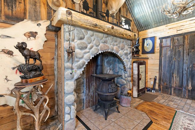 966 Forest Service Road, House other with 2 bedrooms, 3 bathrooms and null parking in Darby MT | Image 26