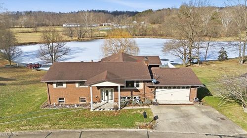 20 Mustang Acres, Parkersburg, WV, 26104-8039 | Card Image