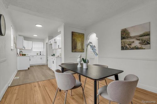 15894 Snowden St, Detroit, MI, 48227-3364 | Card Image