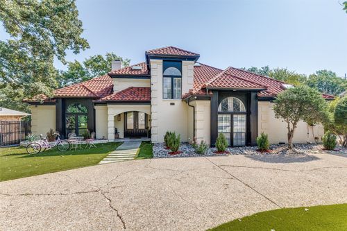6017 Woodlake Dr, Arlington, TX, 76016-2068 | Card Image