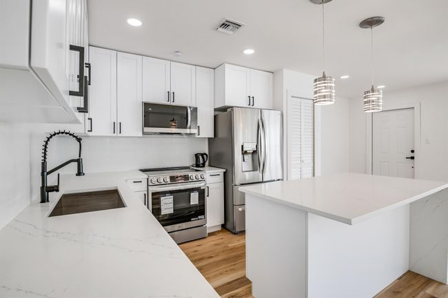 701 37 Th St, House other with 3 bedrooms, 2 bathrooms and null parking in West Palm Beach FL | Image 13