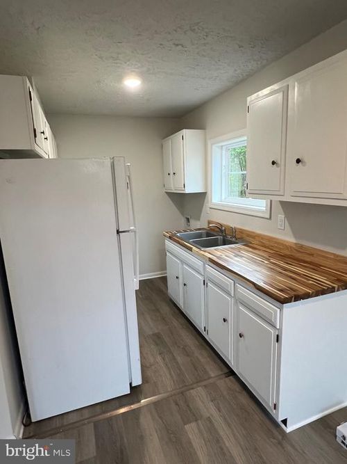 apt-6-50 Briarwood Ln, BERKELEY SPRINGS, WV, 25411-6214 | Card Image