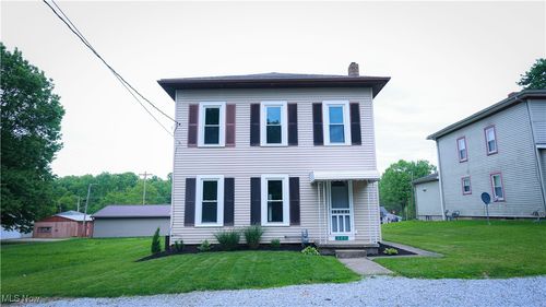207 2nd Ave Ne, Beach City, OH, 44608-6101 | Card Image