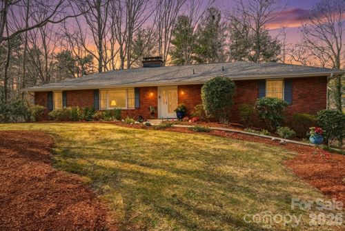 7 Brushwood Rd, Asheville, NC, 28804-1107 | Card Image