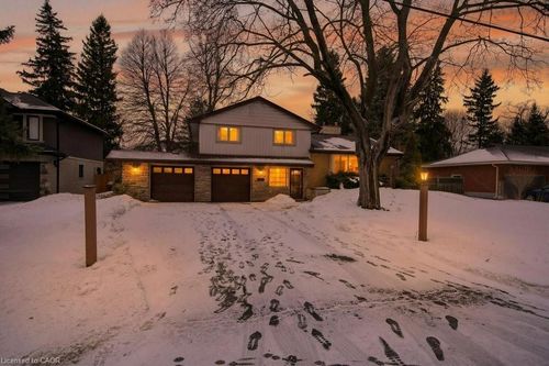 324 Woodworth Dr W, Ancaster, ON, L9G2N1 | Card Image