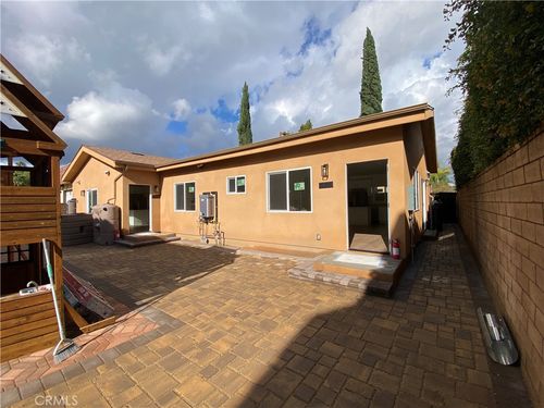 18543 Ingomar St, Reseda, CA, 91335-1851 | Card Image