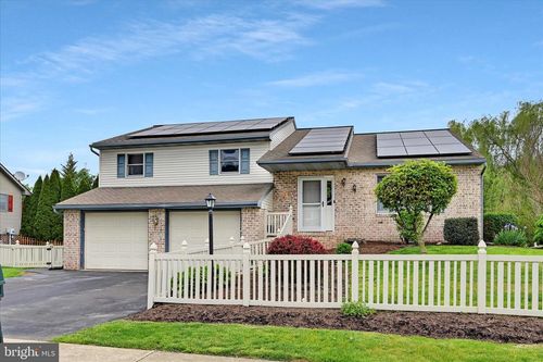 205 Roosevelt Cir, EPHRATA, PA, 17522-9651 | Card Image