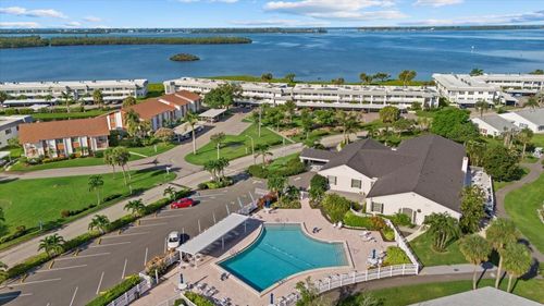 4852 Independence Dr, BRADENTON, FL, 34210-1936 | Card Image