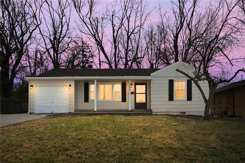 8809 E 73rd St, Raytown, MO, 64133-6418 | Card Image