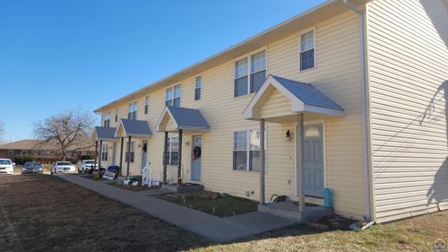 221 Center Dr, Silver Lake, KS, 66539-9234 | Card Image