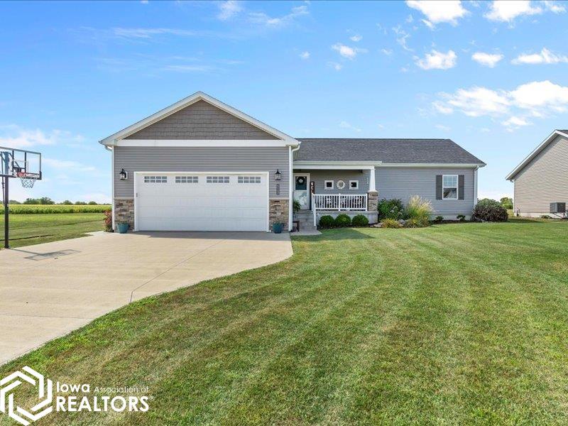 Layne Dr, West Burlington, IA 52655
