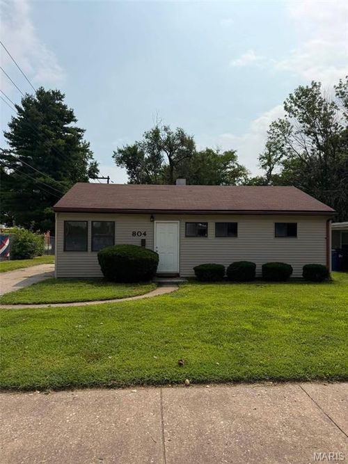 804 Royal Heights Rd, Belleville, IL, 62226-5704 | Card Image