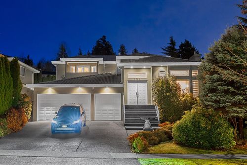 2768 Southcrest Dr, Burnaby, BC, V5A4V4 | Card Image