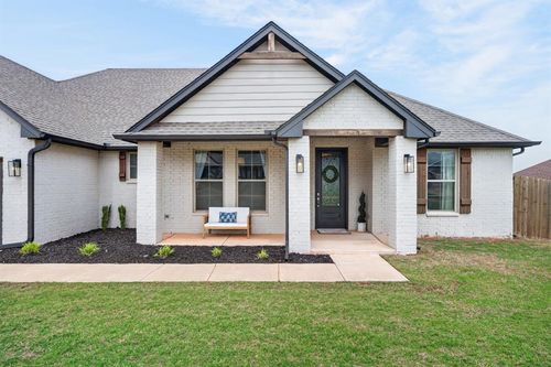 637 Megan Lane, Blanchard, OK, 73010 | Card Image