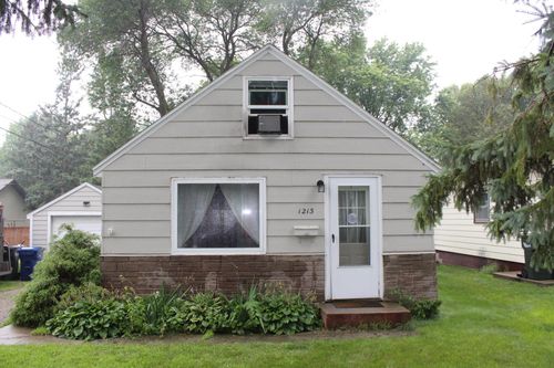1213 N Aurdal Ave, Fergus Falls, MN, 56537-1515 | Card Image